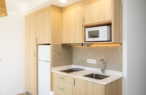 Cala Ferrera Apartment | Apartment 'Aquamarina 8' with communal pool, WLAN and air conditioning