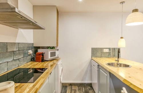 Llanca Apartment | Apartment 'Ca La Maca' with Wi-Fi and Air Conditioning