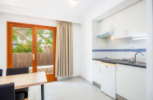 Cala d'Or Apartment | Apartment "Felipe 1-3" with Pool, Wi-Fi & Terrace