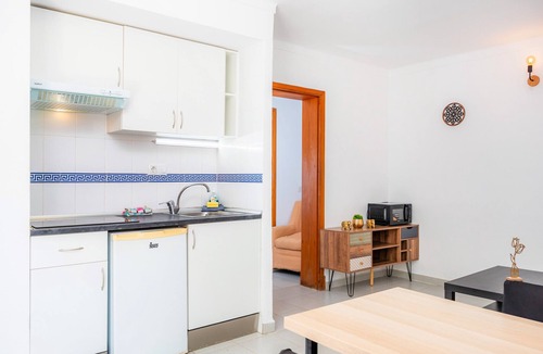 Cala d'Or Apartment | Apartment "Felipe 1-3" with Pool, Wi-Fi & Terrace