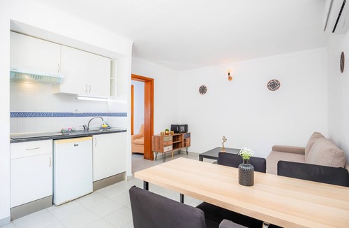 Cala d'Or Apartment | Apartment "Felipe 1-3" with Pool, Wi-Fi & Terrace