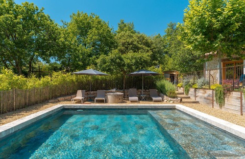 Croagnes Apartment | Apartment 'Le Petit Écureuil' with Shared Pool, Private Terrace and Wi-Fi