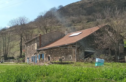 Saint-Priest Apartment | Apartment 'Gîte L'ecureuil' with Shared Pool, Private Terrace and Shared Garden
