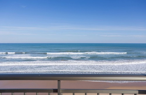 Plaza De La Costera Apartment | Apartment 'Guillem' with Sea View, Shared Terrace and Wi-Fi