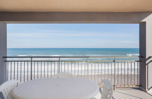Plaza De La Costera Apartment | Apartment 'Guillem' with Sea View, Shared Terrace and Wi-Fi