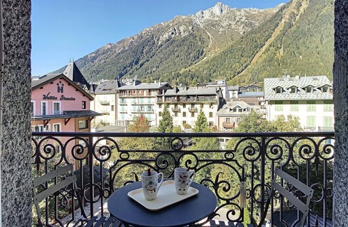 Chamonix City Centre Apartment | Apartment in Chamonix, 3 bedrooms, 8 people, mountain view
