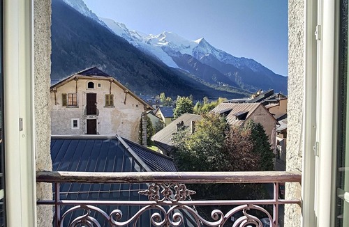 Chamonix City Centre Apartment | Apartment in Chamonix, 3 bedrooms, 8 people, mountain view