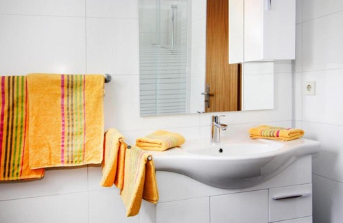 Stinteck Apartment | Apartment in Büsum with a shared indoor pool
