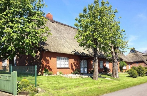 Rehm-Flehde-Bargen Apartment | Apartment in Rehm-Flehde-Bargen mit einem gemeinsamen Pool