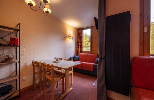 Doucy-Combelouviere Apartment | Apartment in Doucy near Ski Slopes