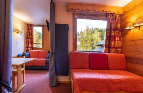 Doucy-Combelouviere Apartment | Apartment in Doucy near Ski Slopes