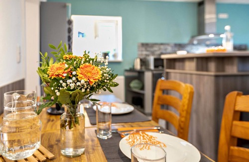 Breklum Apartment | Apartment 'Klönstuv' with Private Garden