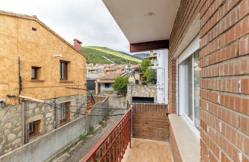 Piedralaves Apartment | Apartment 'La Serradilla' with Mountain Views, Private Terrace and Air Conditioning.