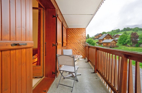Albiez-le-Vieux Apartment | Apartment 'Les Aiguilles D'arves 29' with Mountain View, Shared Pool and Balcony