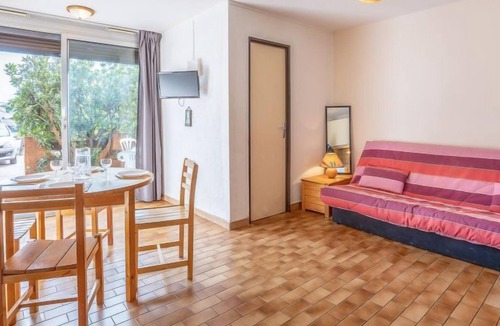Les Arenes Apartment | Apartment Les Coraux in Canet-Plage - 4 persons, 1 bedrooms
