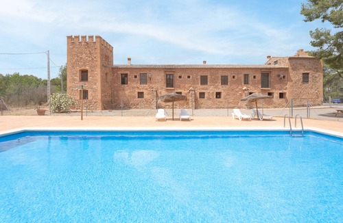 Altura Apartment | Apartment 'Marta' with Mountain View, Shared Pool and Shared Garden