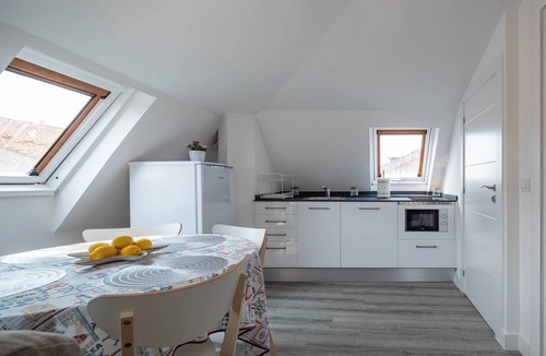 Cambados Apartment | Apartment 'Muelle' with Sea View and Wi-Fi