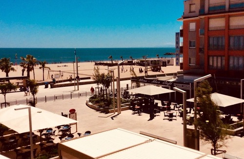 Valras-Plage Apartment | APARTMENT P2 SECOND FLOOR SEA VIEW 50 METERS FULL BEACH