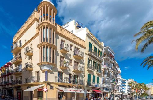 Sitges Town Center Apartment | Apartment Primer de Maig by Interhome