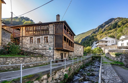 Villacibran Apartment | Apartment 'Remolín' with Mountain View and Wi-Fi