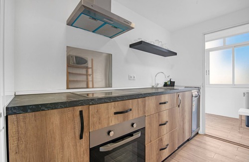 Grau i Platja Apartment | Apartment 'Roma' with Shared Pool, Wi-Fi and Air Conditioning