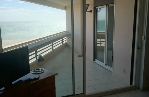 La Cote Radieuse Apartment | Apartment seafront luxury building Canet sud with parking WIFI access