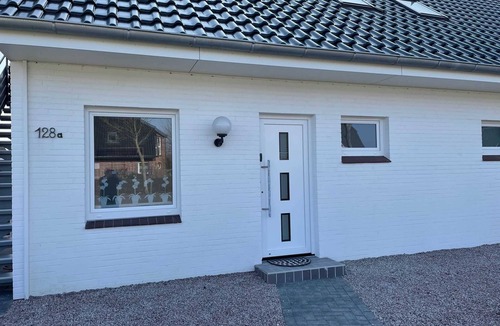 Friedrichskoog-Spitze House | Apartment Schäfer Right behind the dike 4