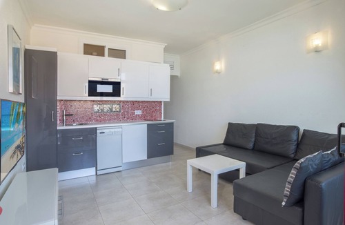 Fuengirola City Centre Apartment | Apartment "Stunning Marina View" with Mountain View, Wi-Fi, Garden & Terrace