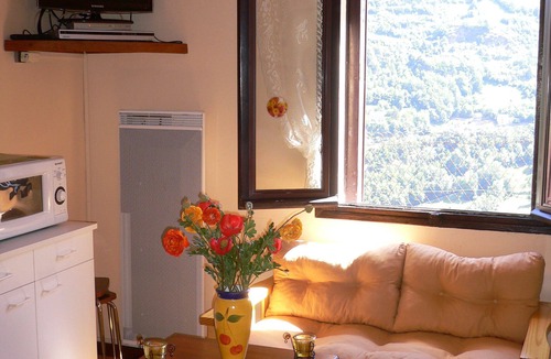 Gedre Apartment | Apartment with garden with magnificent view of the village and the mountains