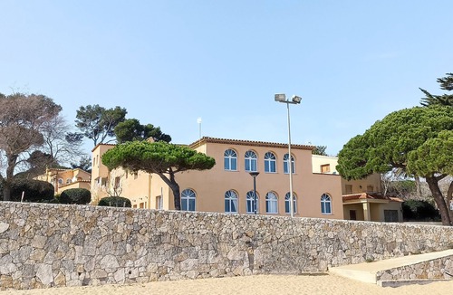 La Fosca Apartment | Apartment with garden at 11 meters from the sand beach of la Fosca.
