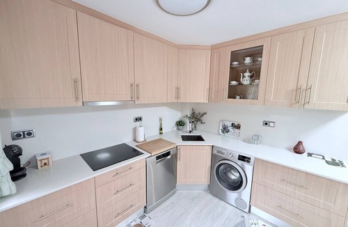 Saron Apartment | Apartment with swimming pool 5 min. from Cabárceno