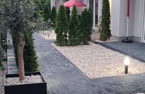 Eutritzsch Apartment | Apartments zum Modernen Übernachten und Wohlfühlensowie Terrasse in den Garten