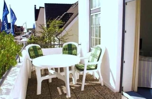 Wenningstedt-Braderup Apartment | App. 6 mit Südbalkon in strandnaher Lage - Bäderstil-Villa in Wenningstedt/Sylt