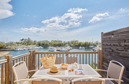 Cap d'Agde Condo | Appartement avec Balcon | Wi-Fi + Kitchenette