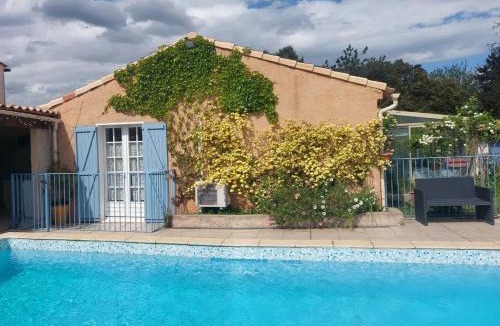 Le Pontet Apartment | Appartement charmant proche d'Avignon avec piscine privée