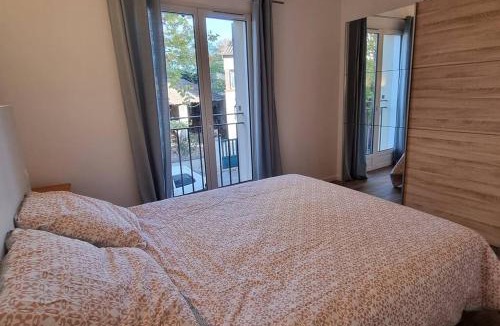Lambesc Apartment | Appartement Confortable & Lumineux