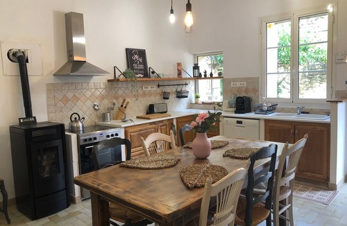 Euzet-les-Bains Other | Appartement en Plein Cœur du Domaine Viticole