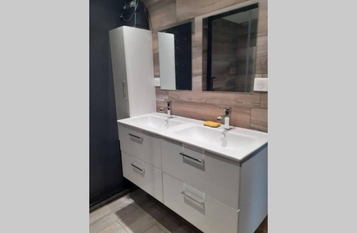 Mende Apartment | appartement en rez-de-chaussée de villa