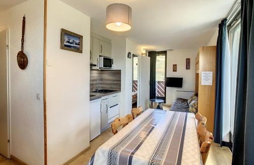 La Toussuire Apartment | Appartement lumineux 2 pièces avec balcons et animaux admis à La Toussuire - FR-1-417-123