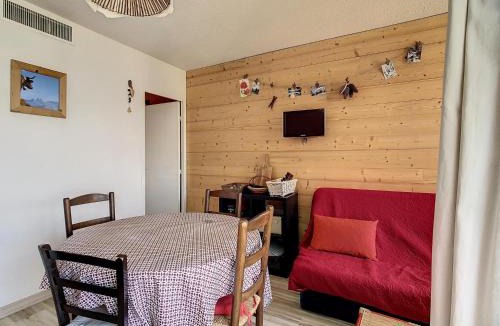 La Toussuire Apartment | Appartement rénové à 50m des pistes, balcon Est, 2 étoiles, 5 pers. - FR-1-417-24