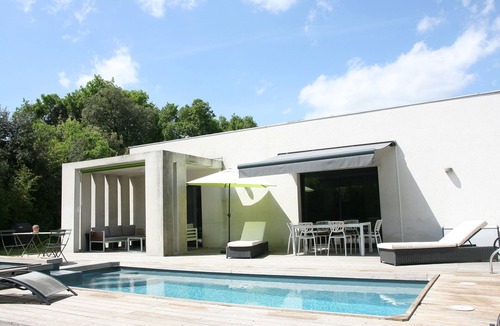 Sainte-Anastasie House | Architect-designed villa nestled in a natural setting