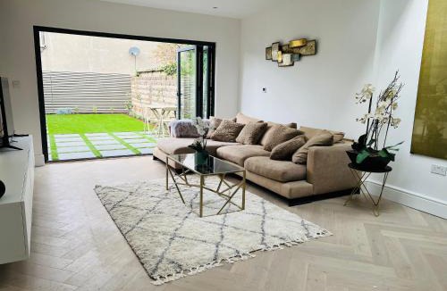 Littlehampton House | Architect Designed Town House Near Beach