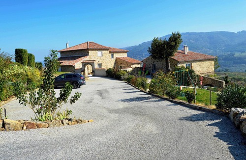 Empurany House | Ardèche, Gîtes, Tout Confort, Piscine Intérieure, Rivière, Cadre Exceptionnel