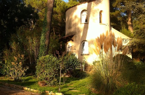 Chateauneuf-le-Rouge House | At the foot of Sainte Victoire site a few kilometers from Aix en Provence property 1. 5Ha