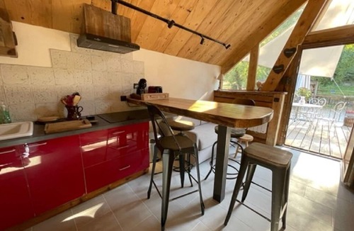 Bloye House | Atypical apartment in a pony club