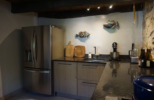 Pourcheres House | Authentic architecture, ultimate tranquility, stunning views, parking