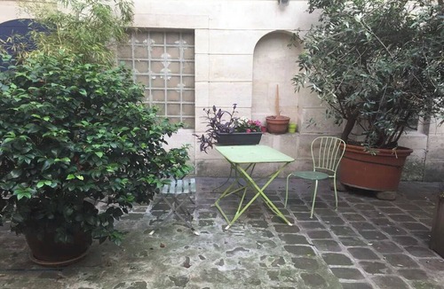Quartier de la Porte-Saint-Denis Apartment | Authentic studio - 2P - Gare de l'Est