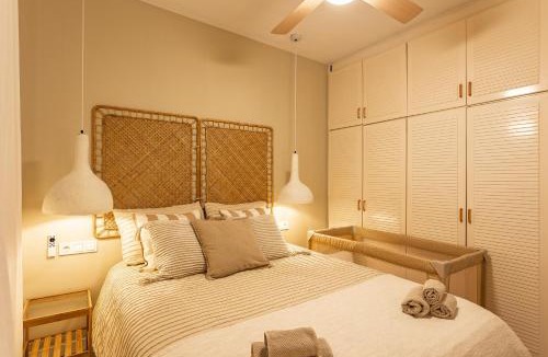 Dreta de l'Eixample Apartment | Barcelona Central Charm with Mediterranean Vibes