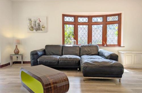 Littlehampton House | Barn Cottage