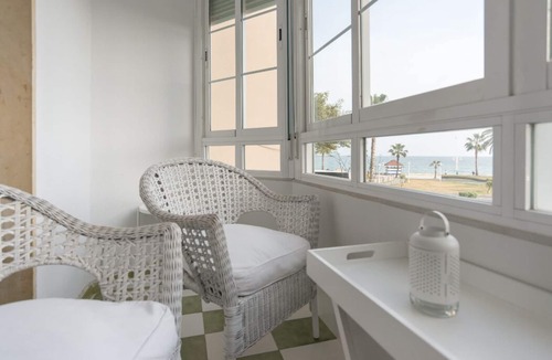 Carretera de Cadiz Apartment | Beachfront 4bedrooms apartment free parking